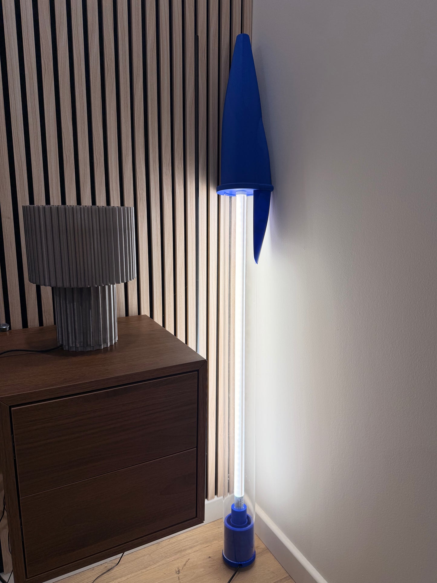 Lampe Stylo Géant Bleu  – Néon LED 140 cm