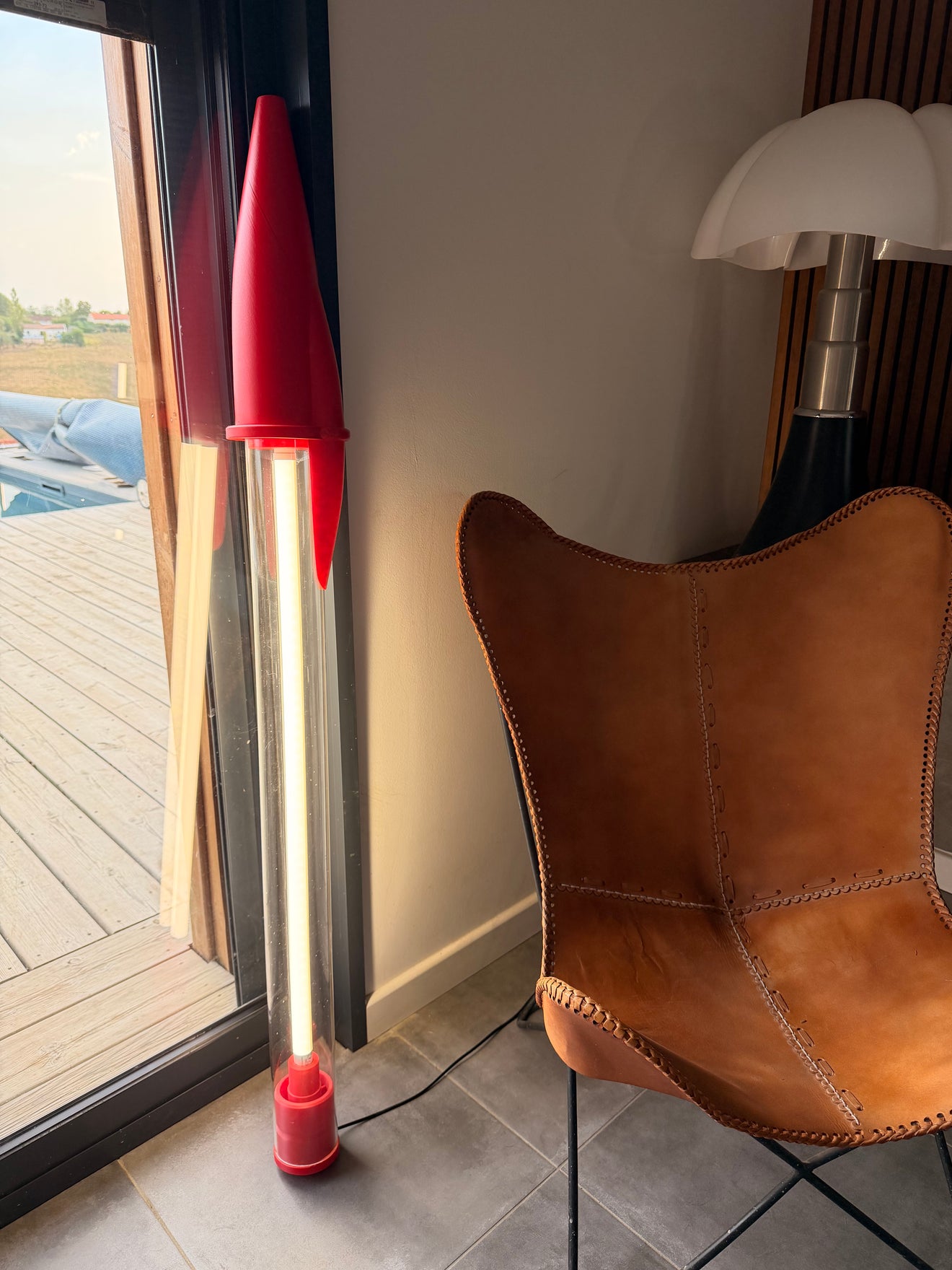 Lampe Stylo Géant Rouge  – Néon LED 140 cm