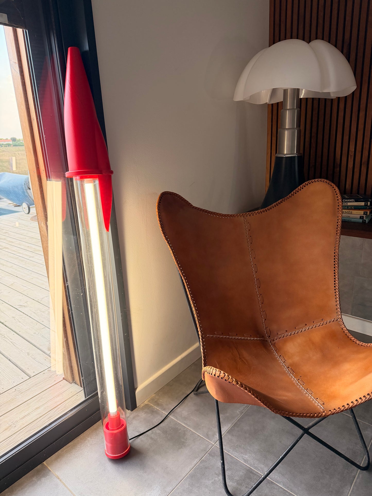 Lampe Stylo Géant Rouge  – Néon LED 140 cm