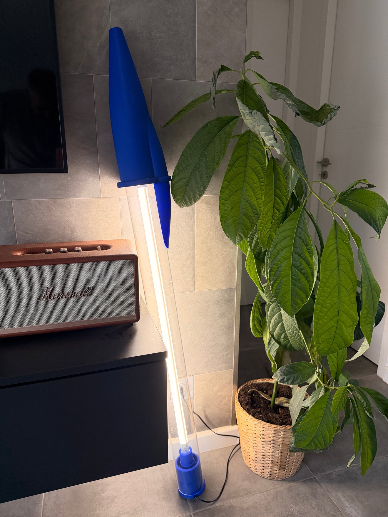 Lampe Stylo Géant Bleu  – Néon LED 140 cm
