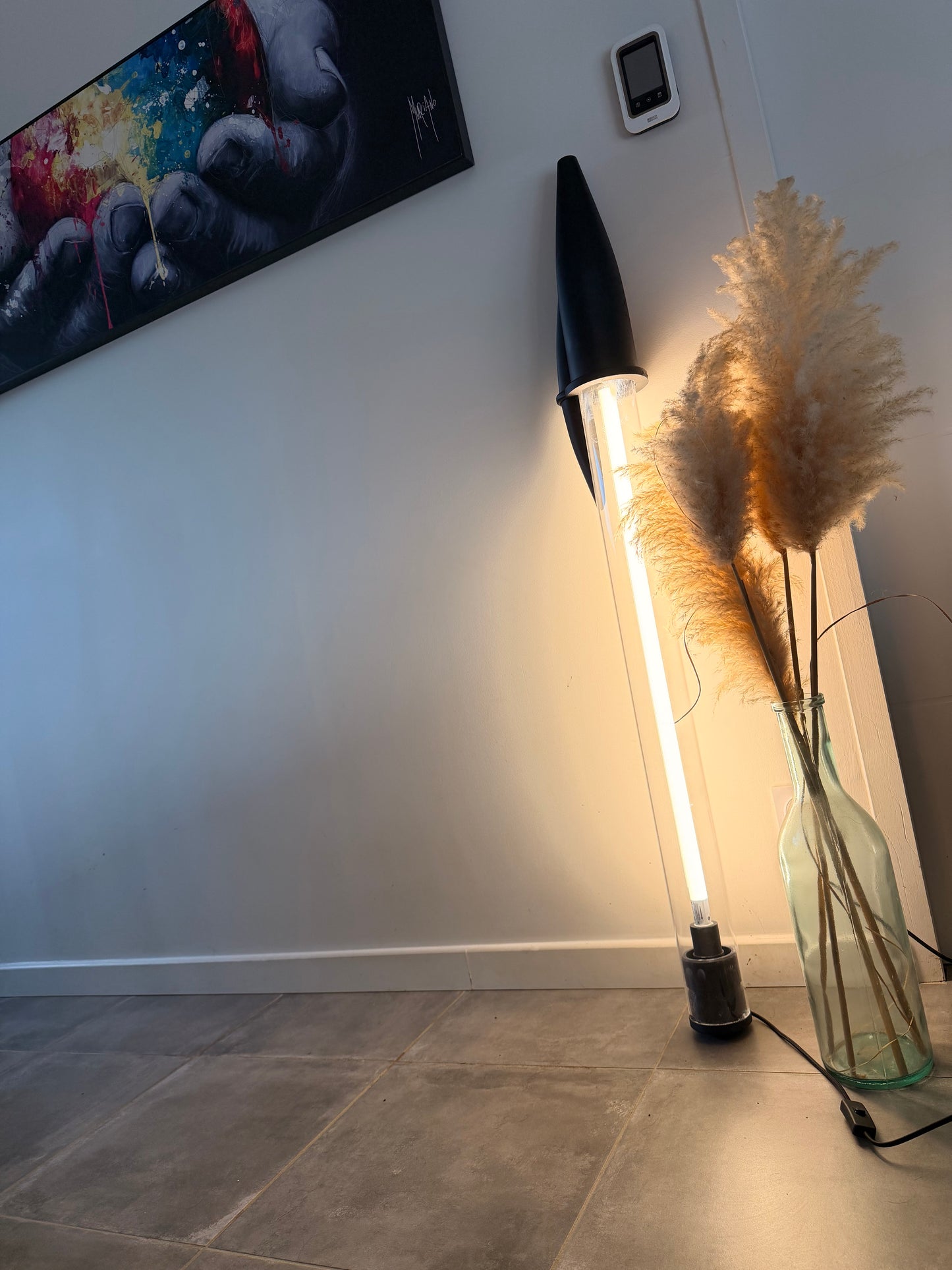 Lampe Stylo Géant NOIR  – Néon LED 140 cm