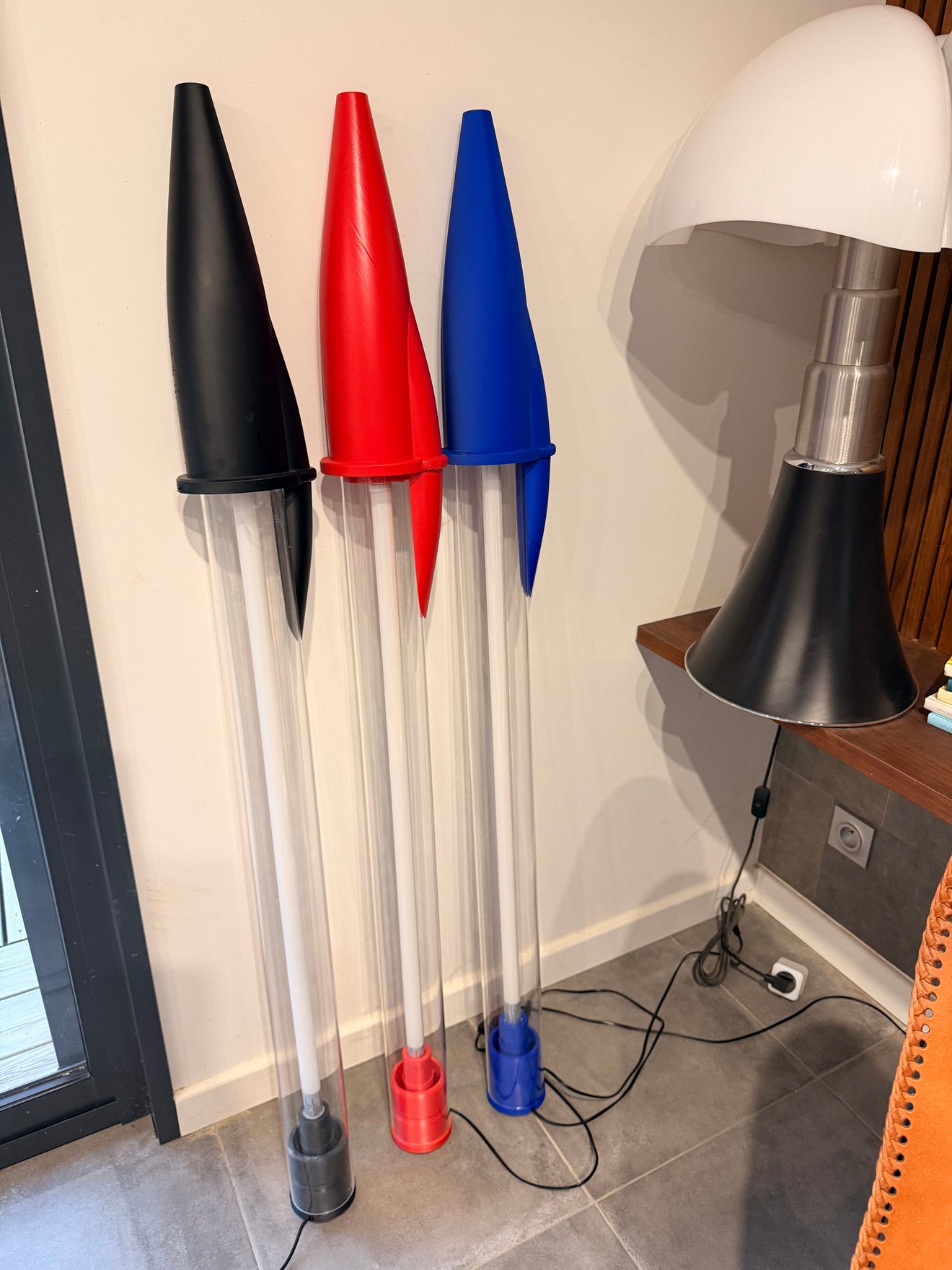 Lampe Stylo Géant NOIR  – Néon LED 140 cm