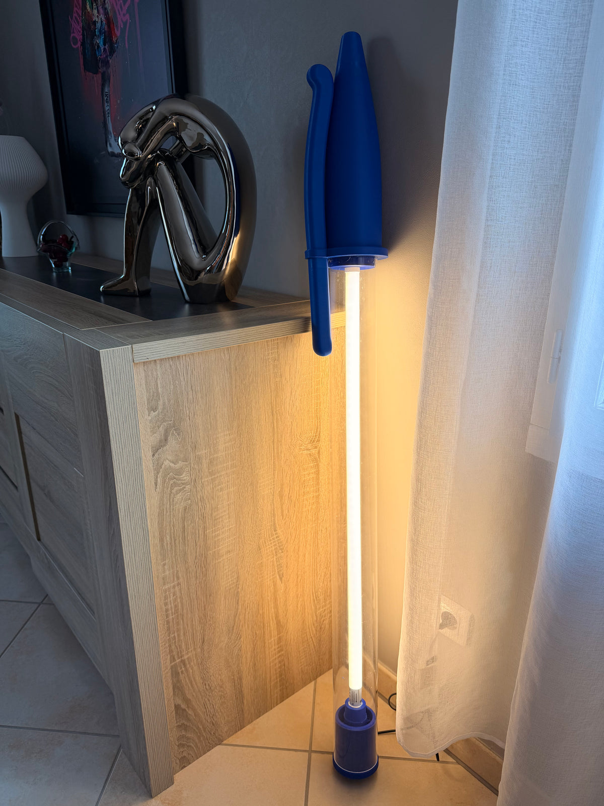 Lampe Stylo Géant NOIR  – Néon LED 140 cm