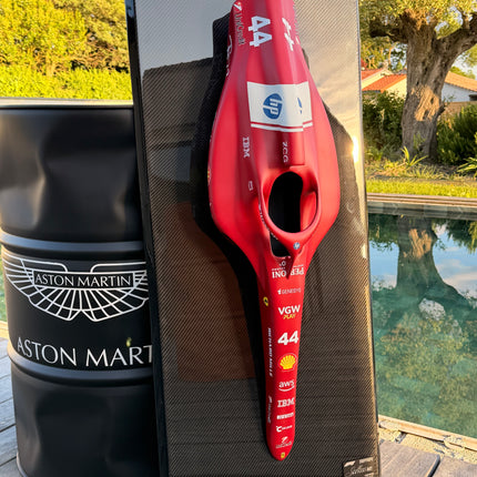F1 #44 – Sculpture Murale Carbone – Édition Numérotée - Ferrari Lewis Hamilton