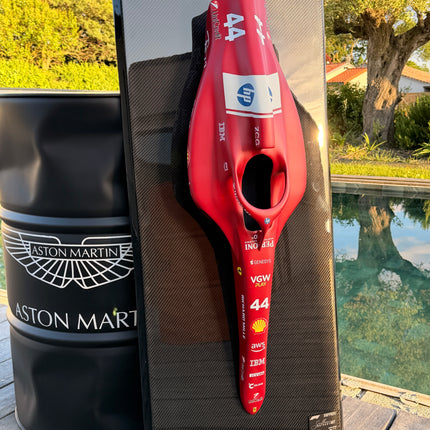 F1 #44 – Sculpture Murale Carbone – Édition Numérotée - Ferrari Lewis Hamilton
