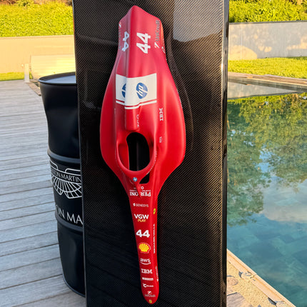 F1 #44 – Sculpture Murale Carbone – Édition Numérotée - Ferrari Lewis Hamilton