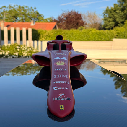 F1 #44 – Sculpture Murale Carbone – Édition Numérotée - Ferrari Lewis Hamilton