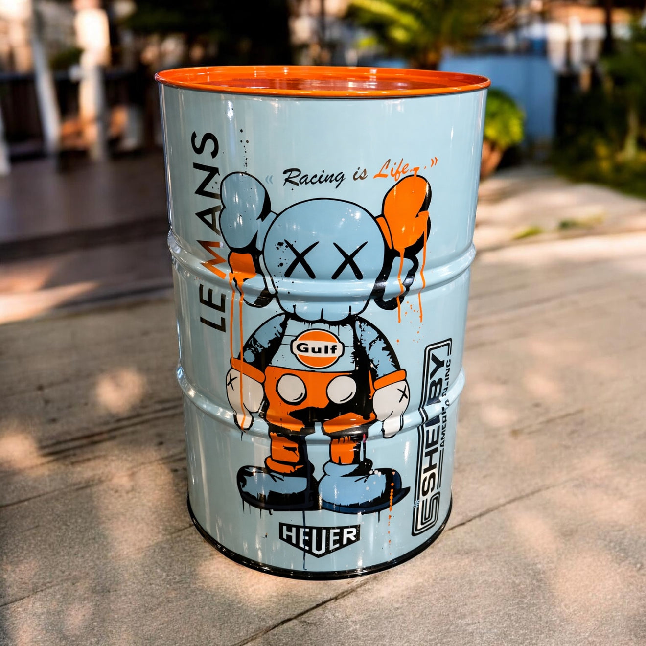 Bidon Racing Gulf x KAWS – Œuvre originale peinte à la main