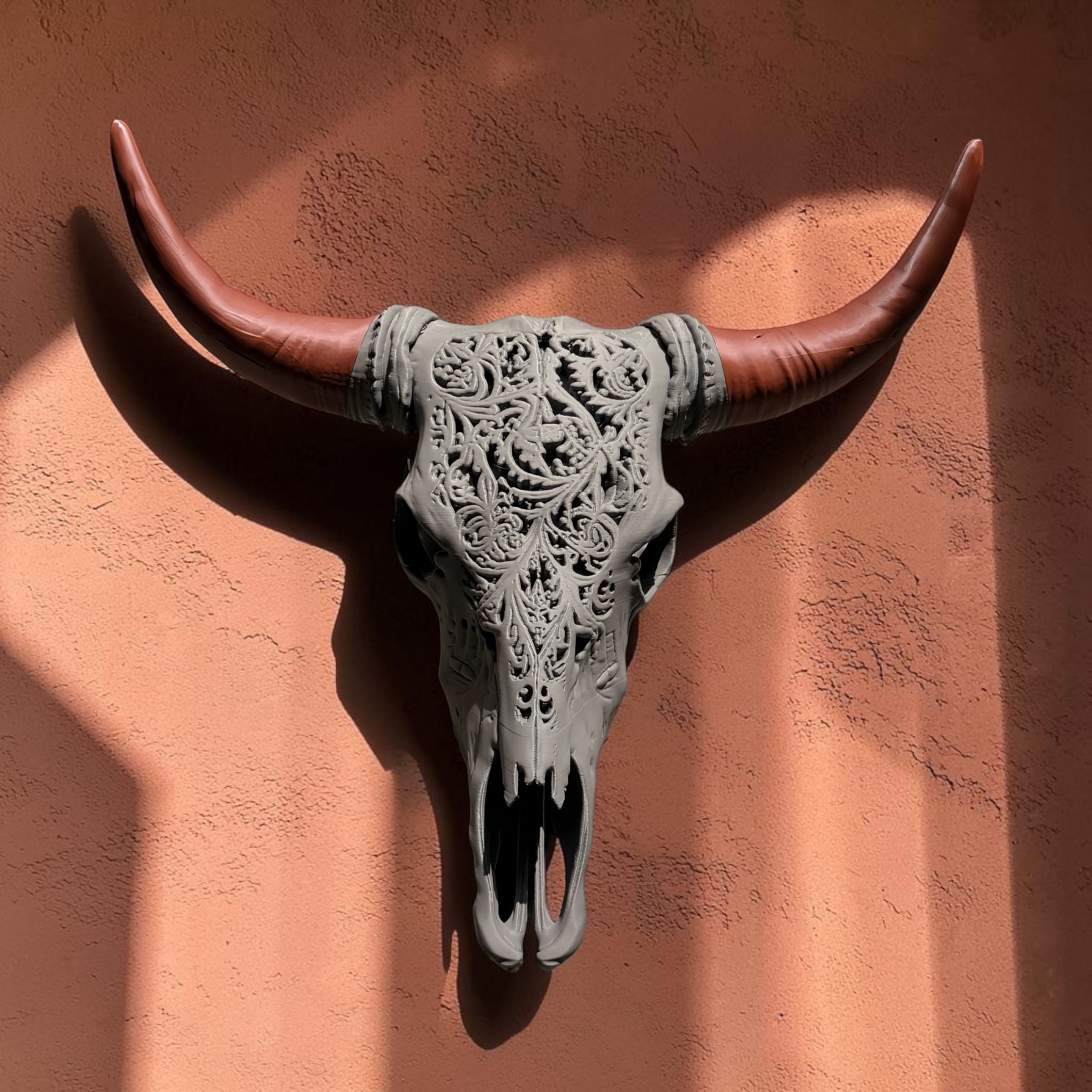Tête de Buffle - Buffalo – Sculpture Murale Grise